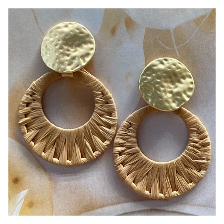 Oorbellen raffia zand